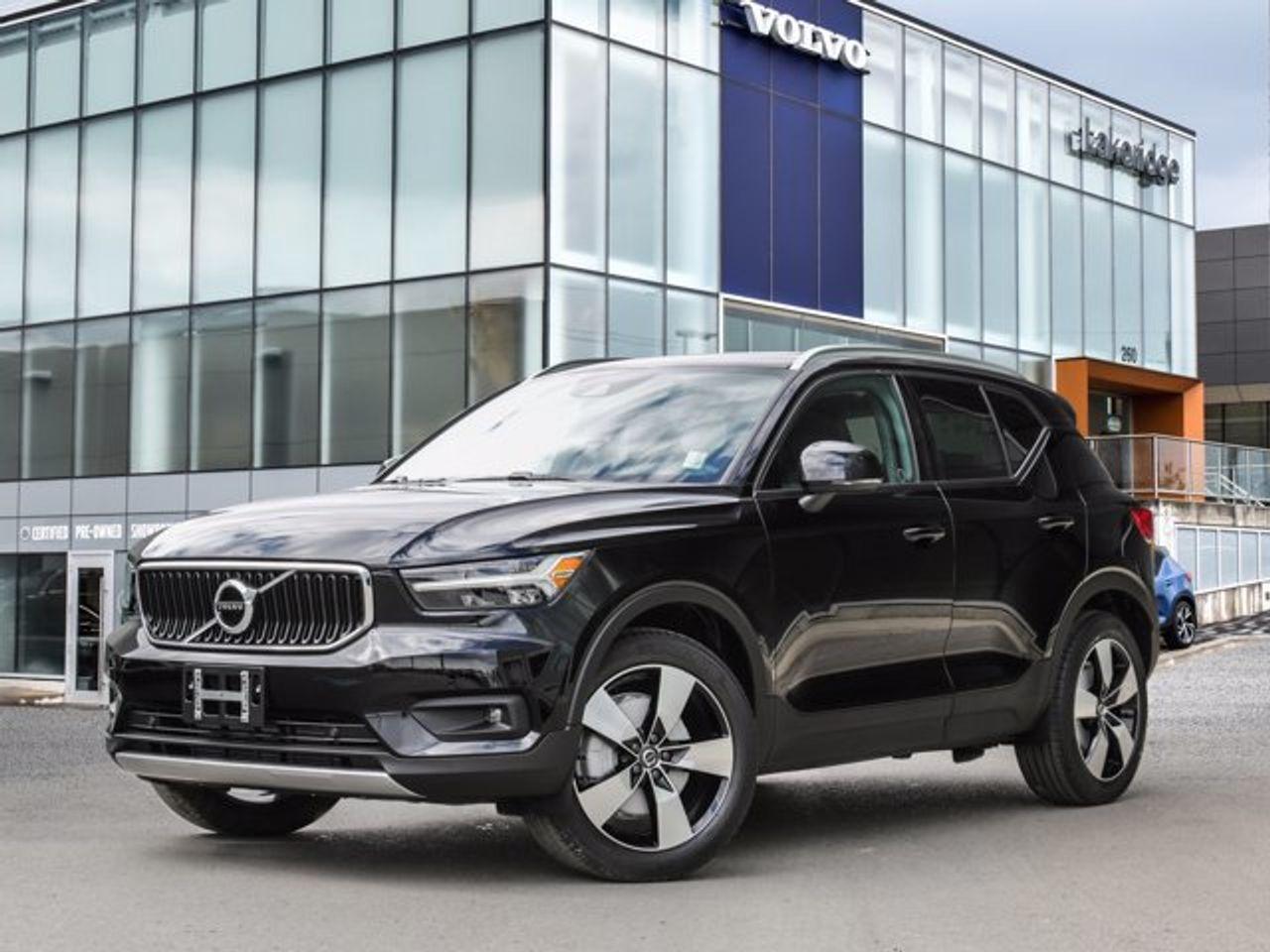 2021 Volvo XC40 Momentum-1