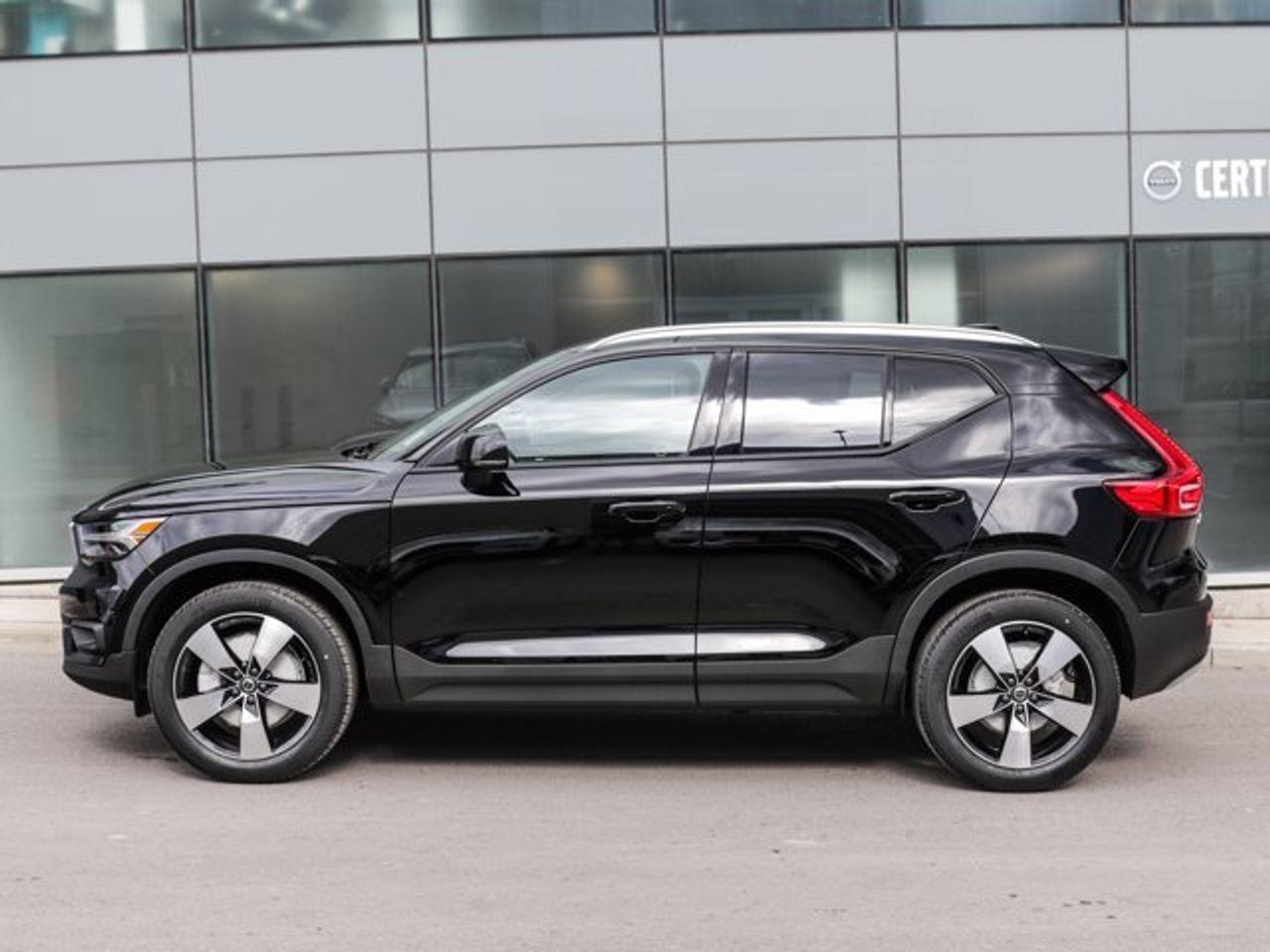 2021 Volvo XC40 Momentum-3