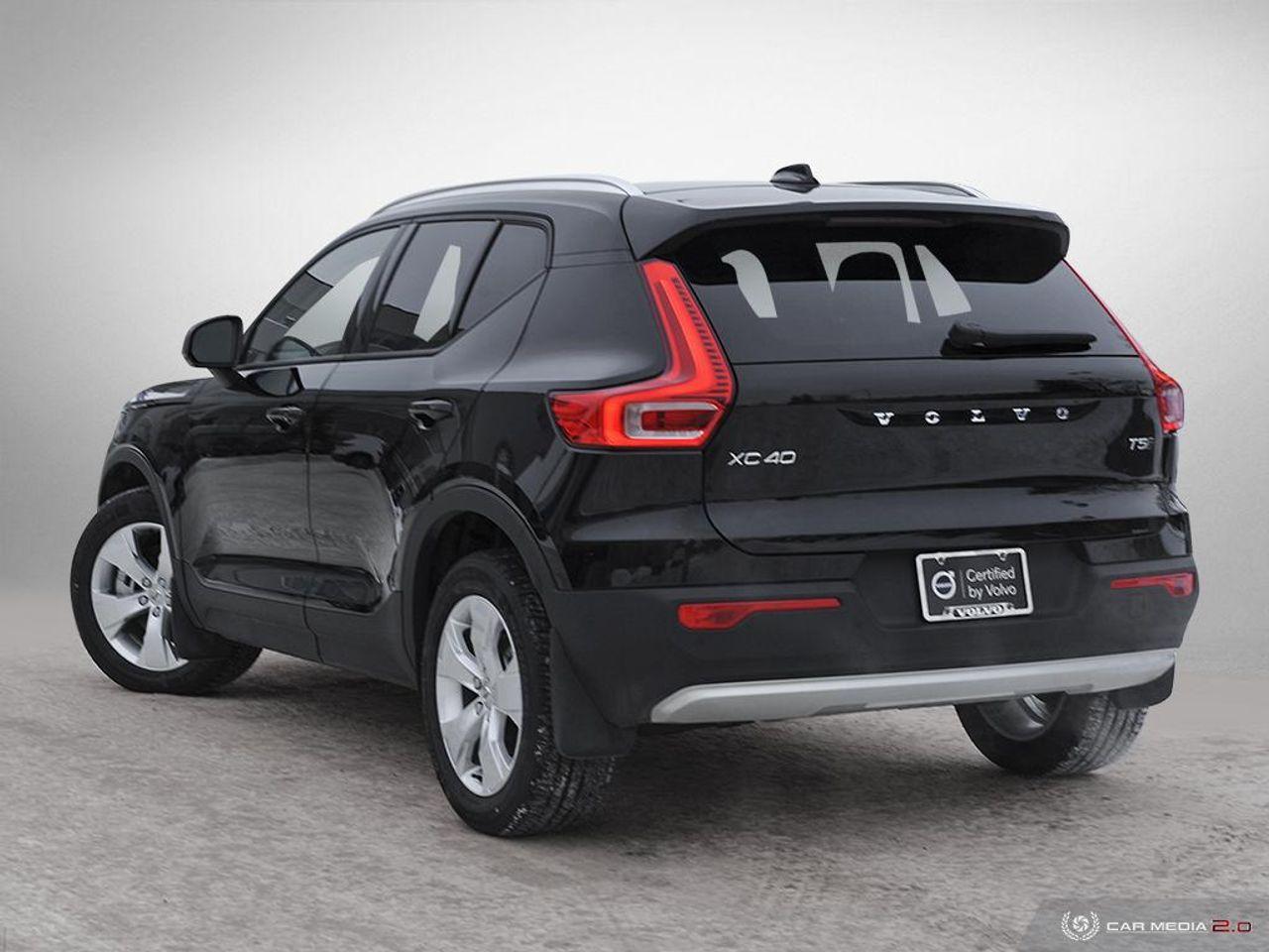 2021 Volvo XC40 Momentum-3