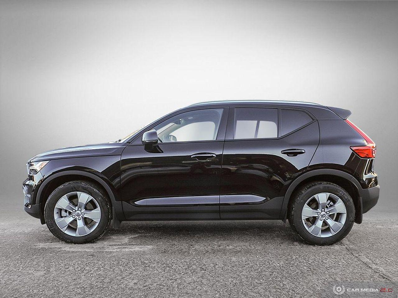 2021 Volvo XC40 Momentum-2