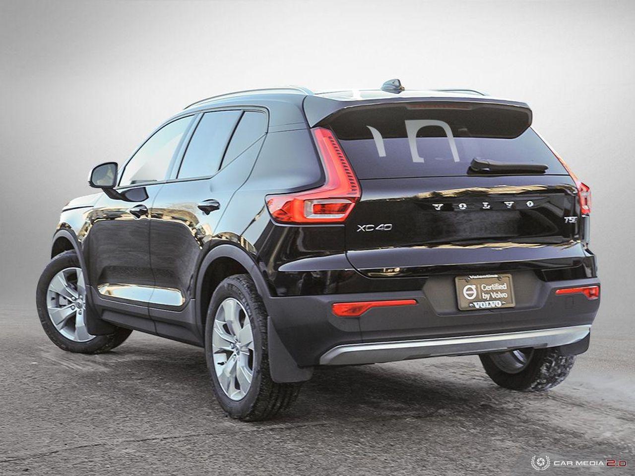 2021 Volvo XC40 Momentum-3
