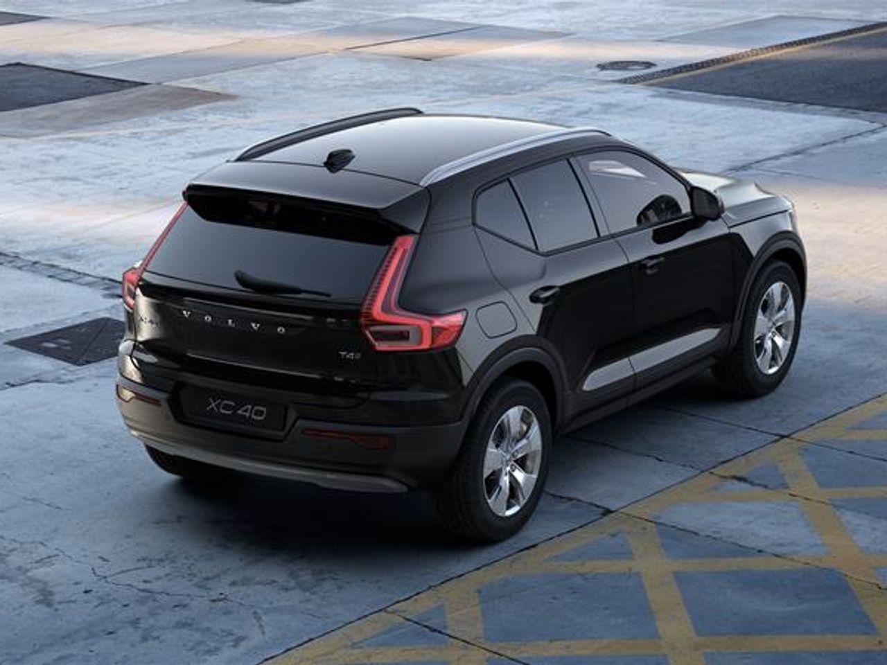 2021 Volvo XC40 Momentum-3