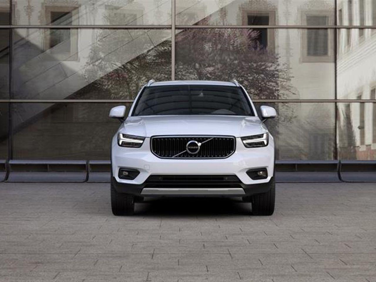 2021 Volvo XC40 Momentum-3