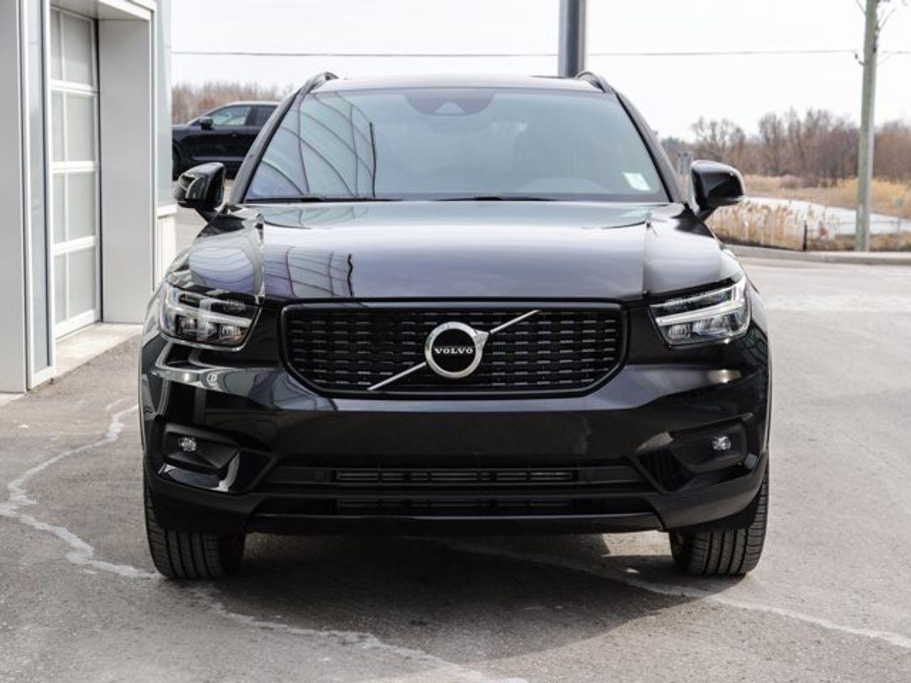 2021 Volvo XC40 R-Design-2