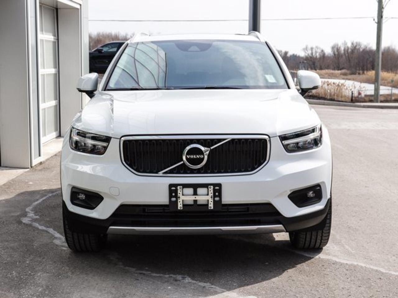 2021 Volvo XC40 T4 Momentum-2