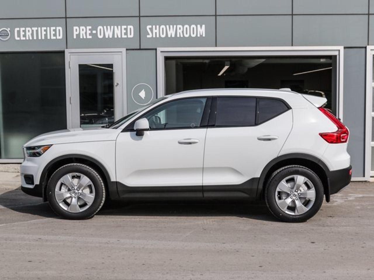 2021 Volvo XC40 T4 Momentum-3