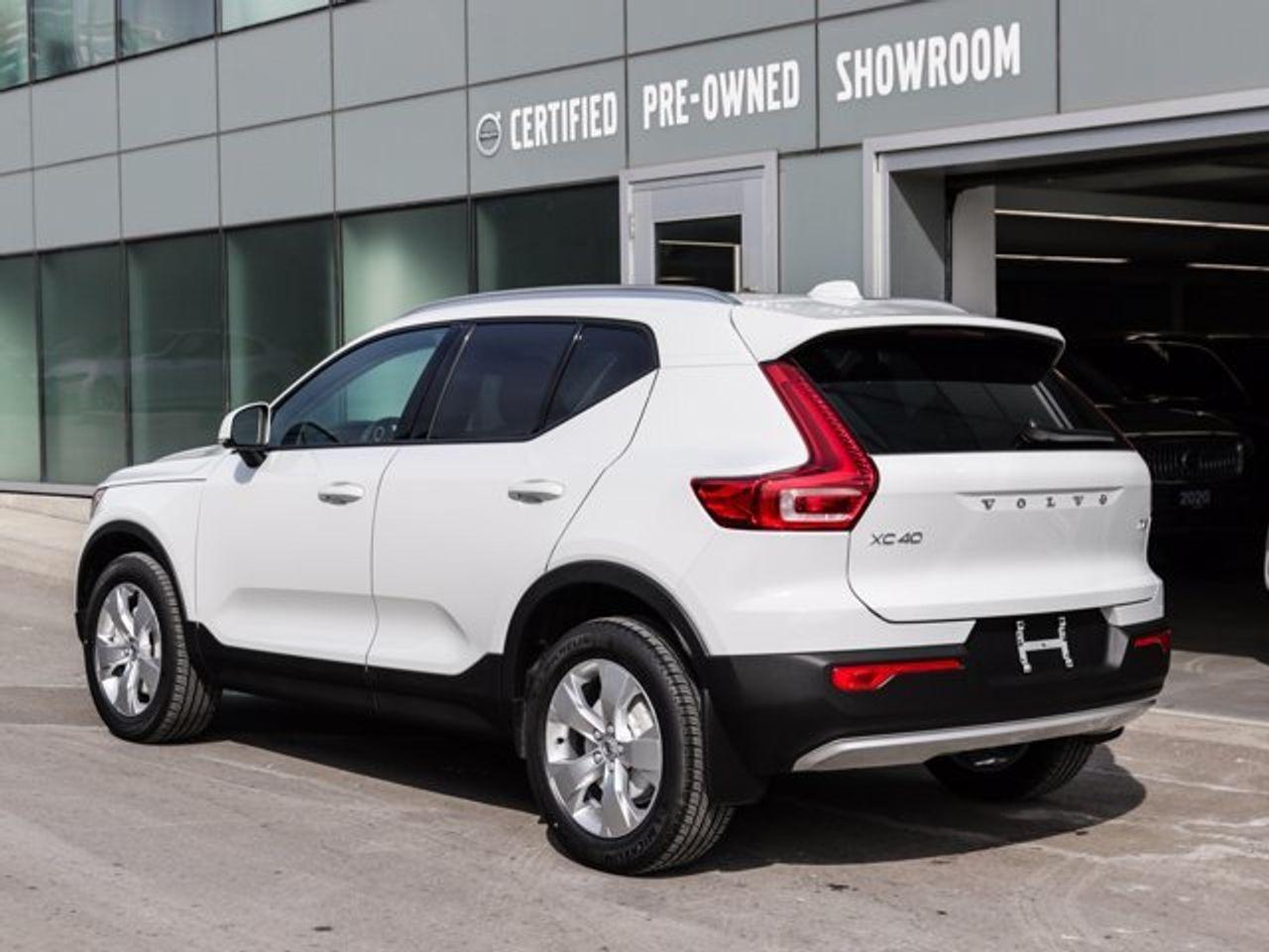 2021 Volvo XC40 T4 Momentum-4