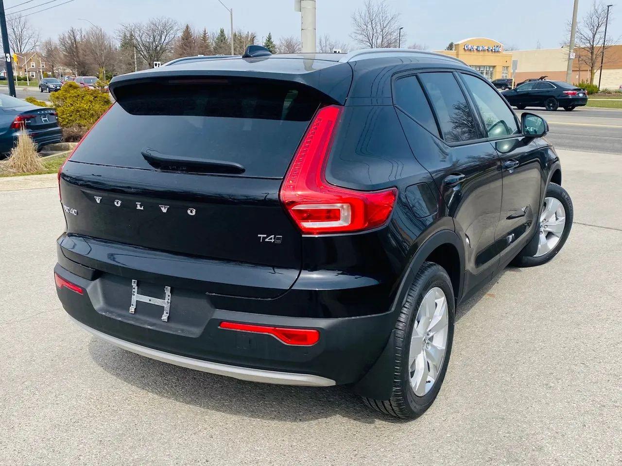 2021 Volvo XC40 T4 Momentum-4