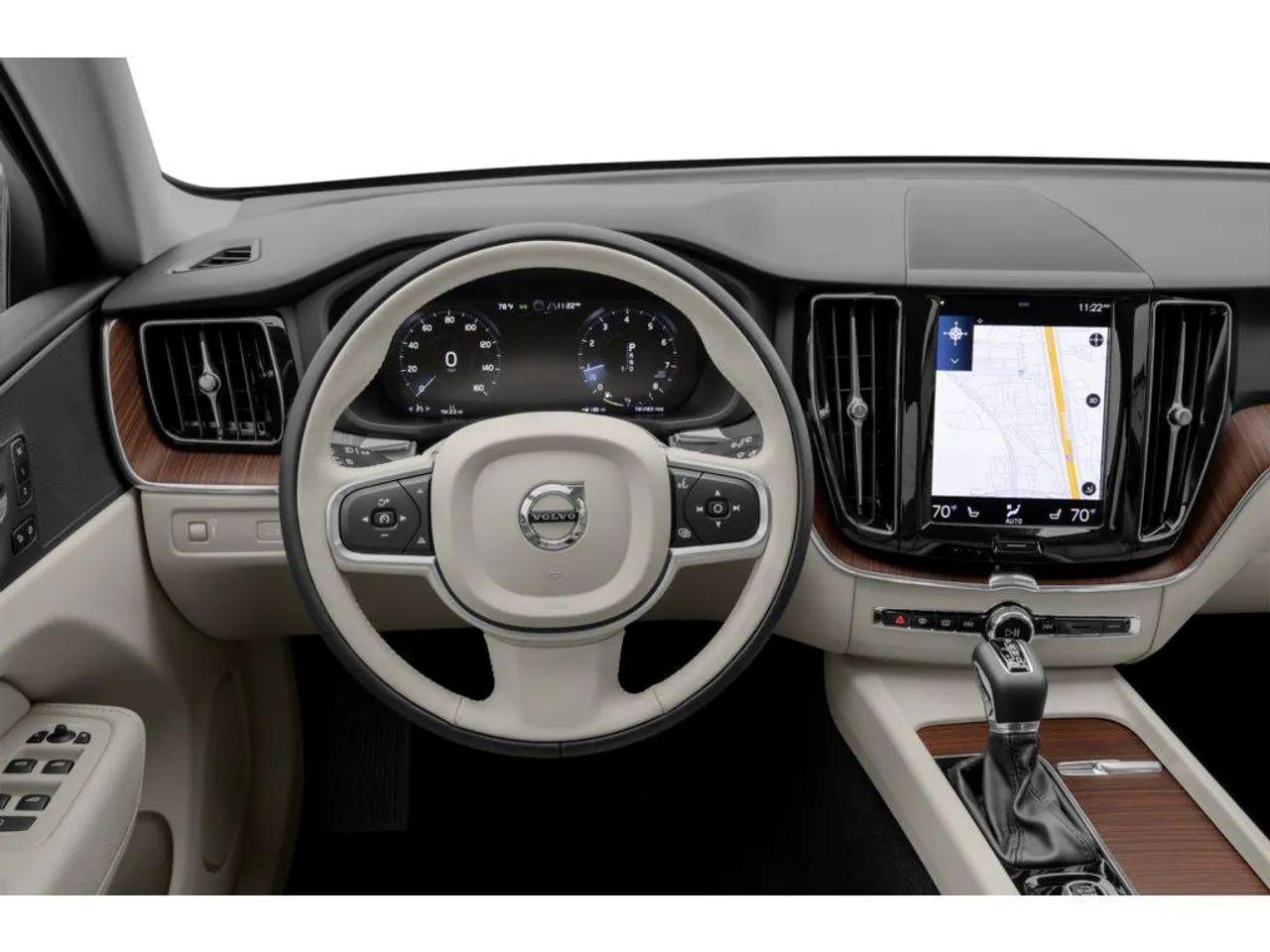 2021 Volvo XC60 Momentum-3
