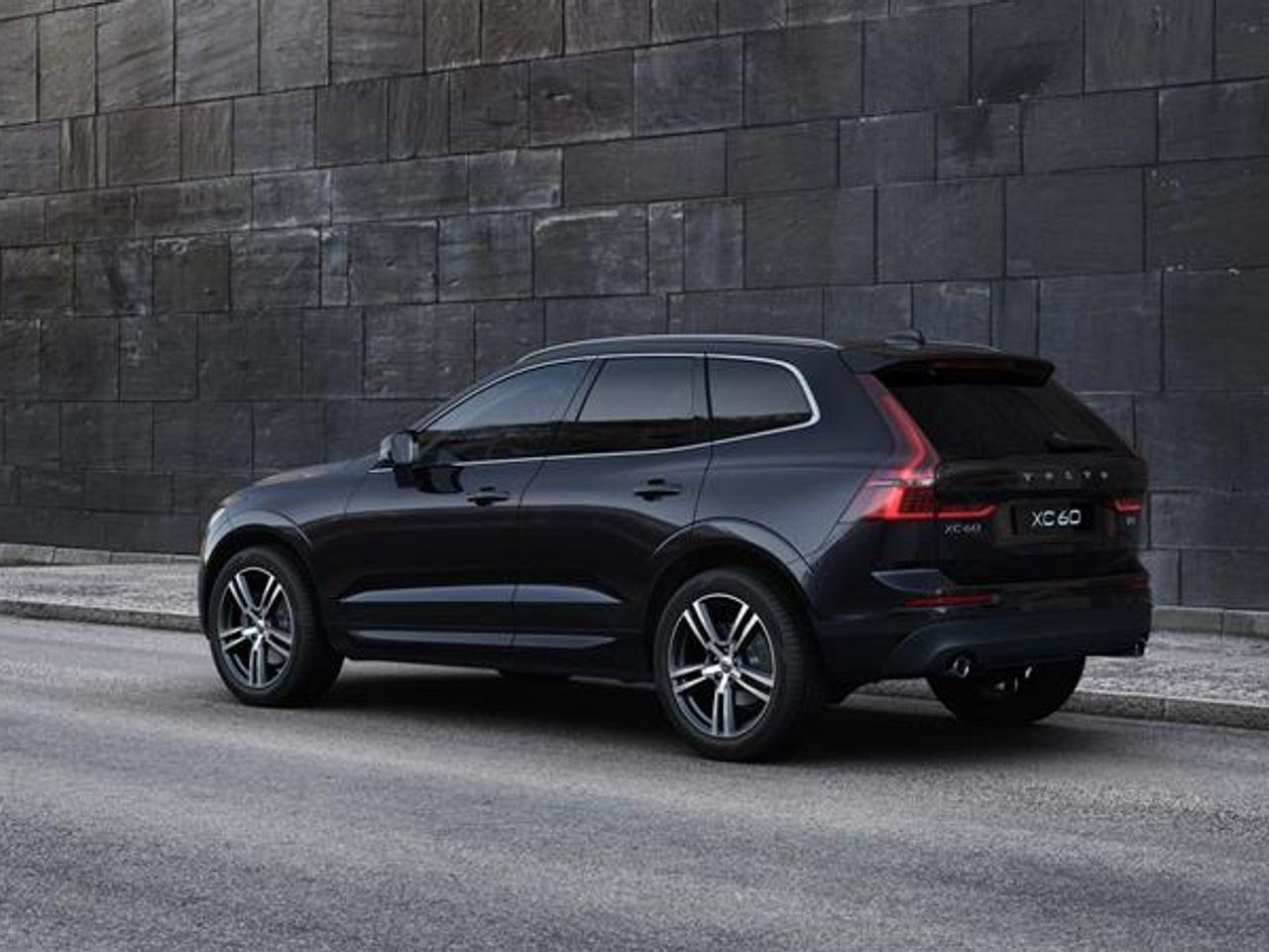 2021 Volvo XC60 Momentum-2