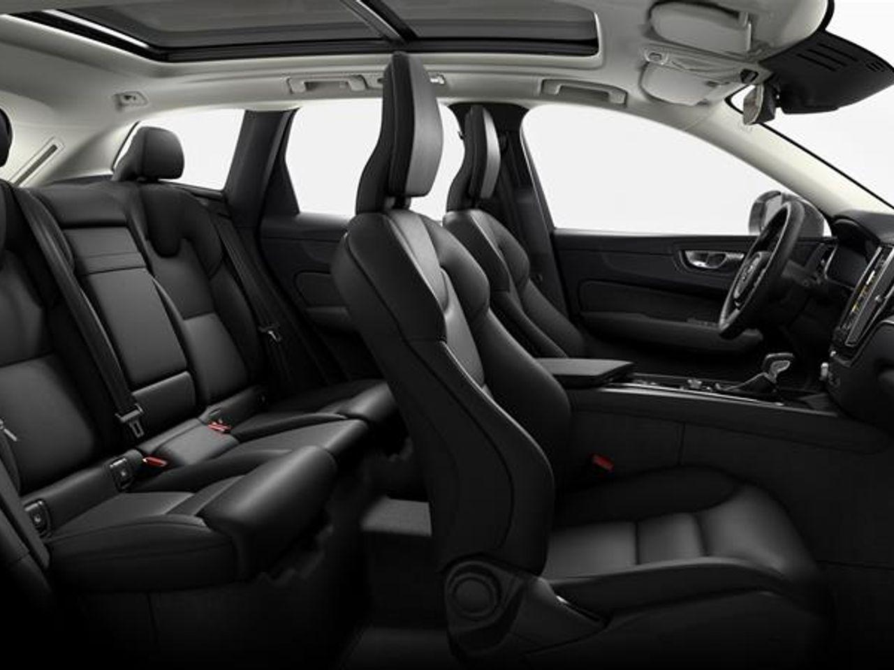 2021 Volvo XC60 Momentum-2