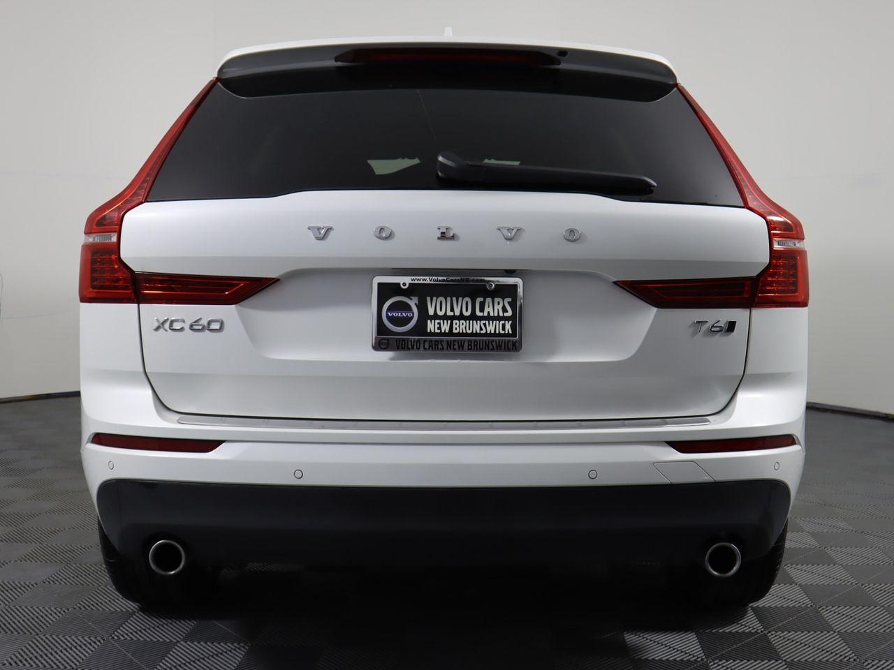2021 Volvo XC60 Momentum-3