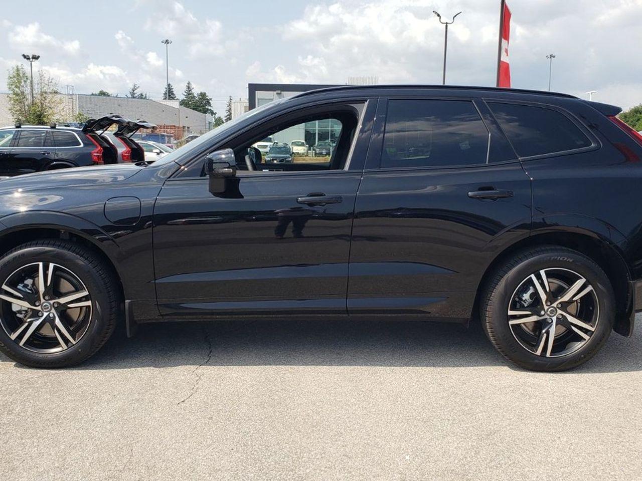2021 Volvo XC60 R-Design-1