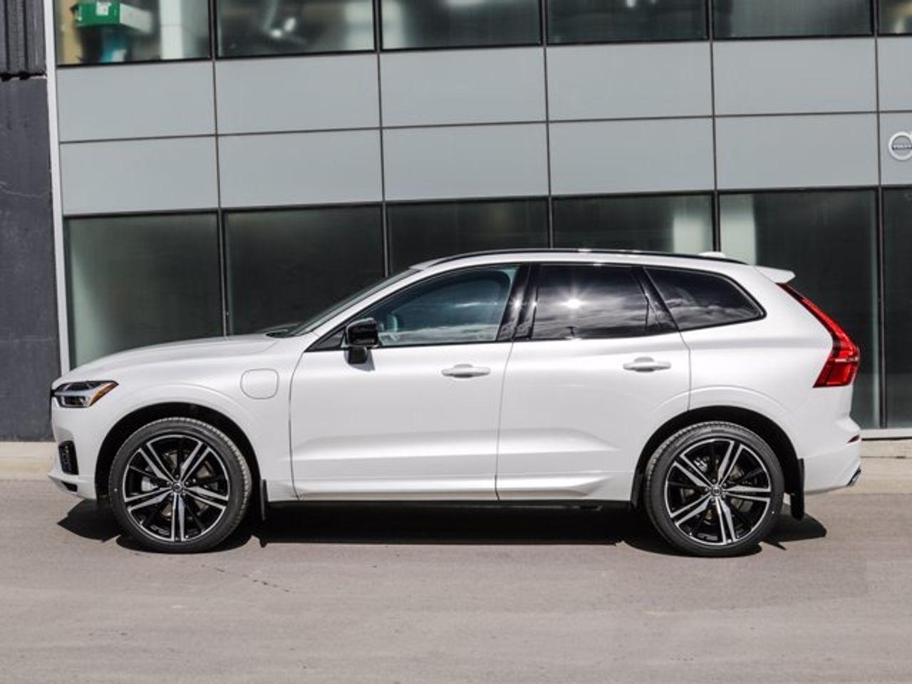 2021 Volvo XC60 R-Design-3