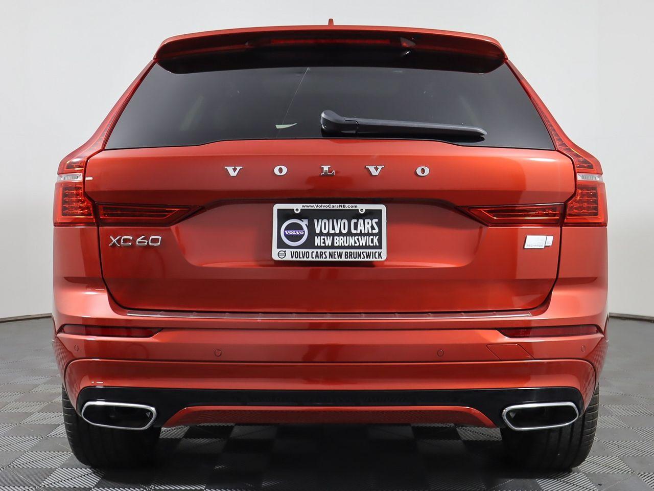 2021 Volvo XC60 R-Design-3