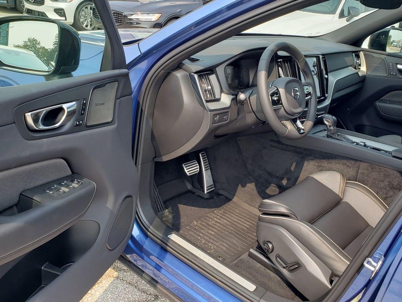 2021 Volvo XC60 T6 R-Design-4