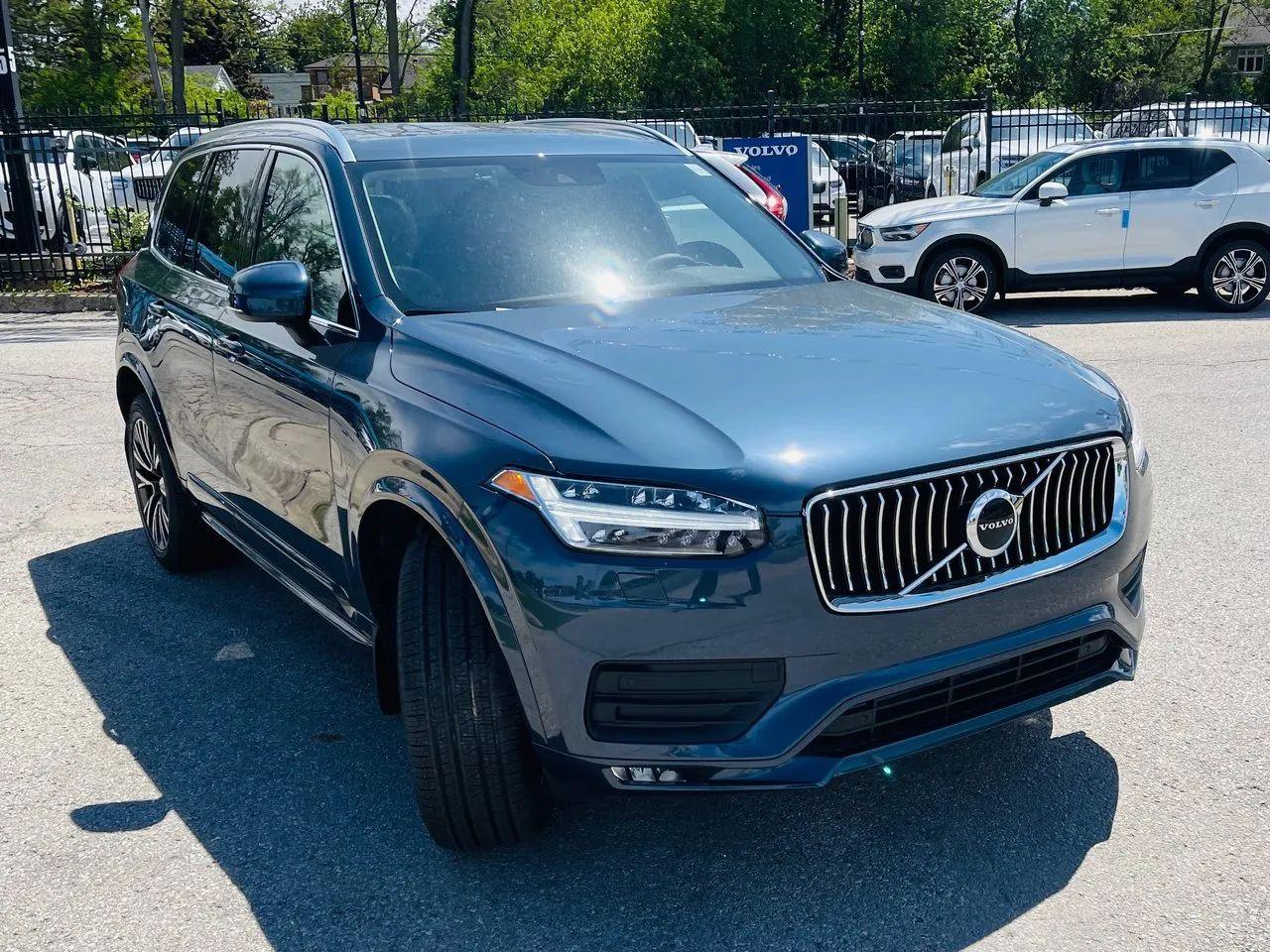 2021 Volvo XC90 Momentum-3