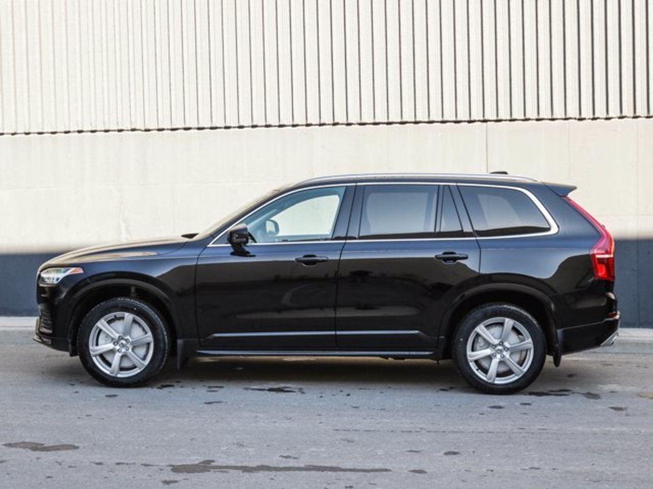 2021 Volvo XC90 Momentum-3