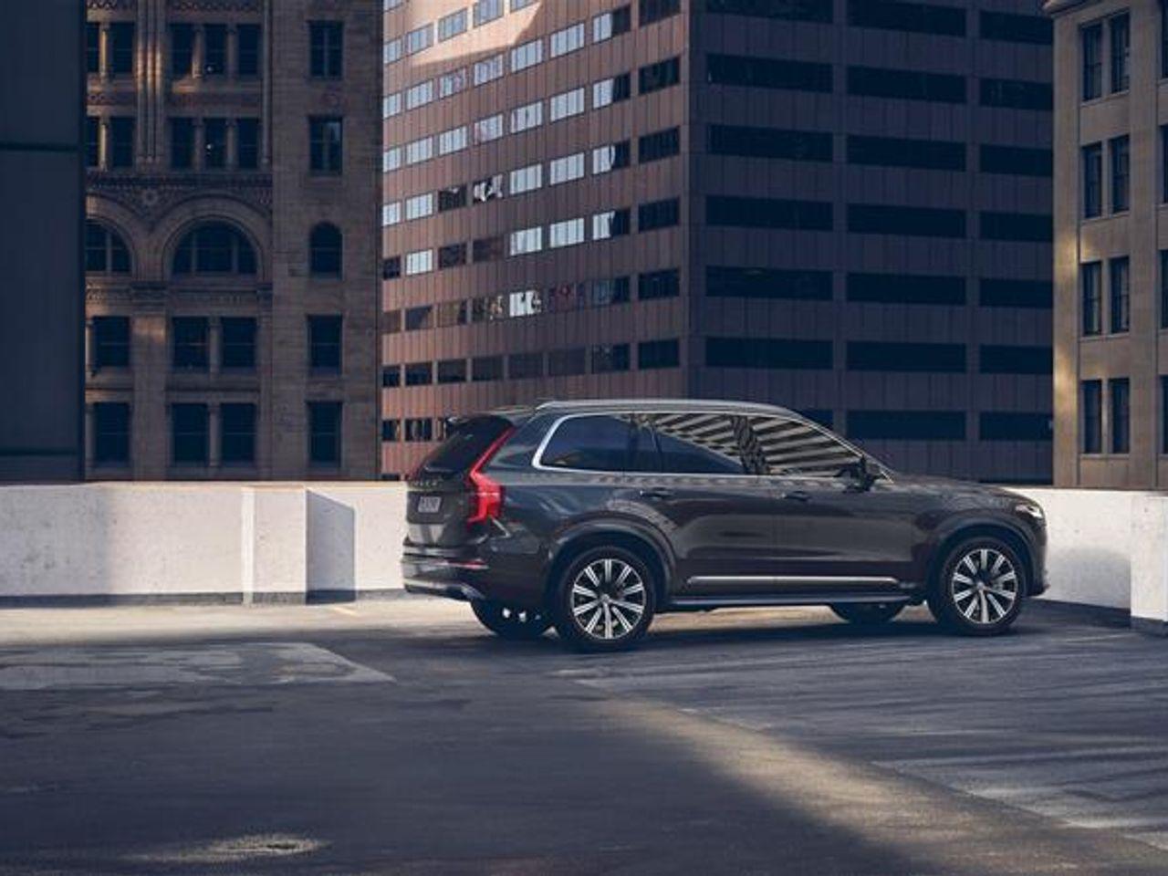 2021 Volvo XC90 Momentum-3