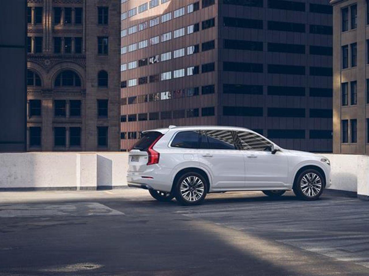 2021 Volvo XC90 Momentum-3