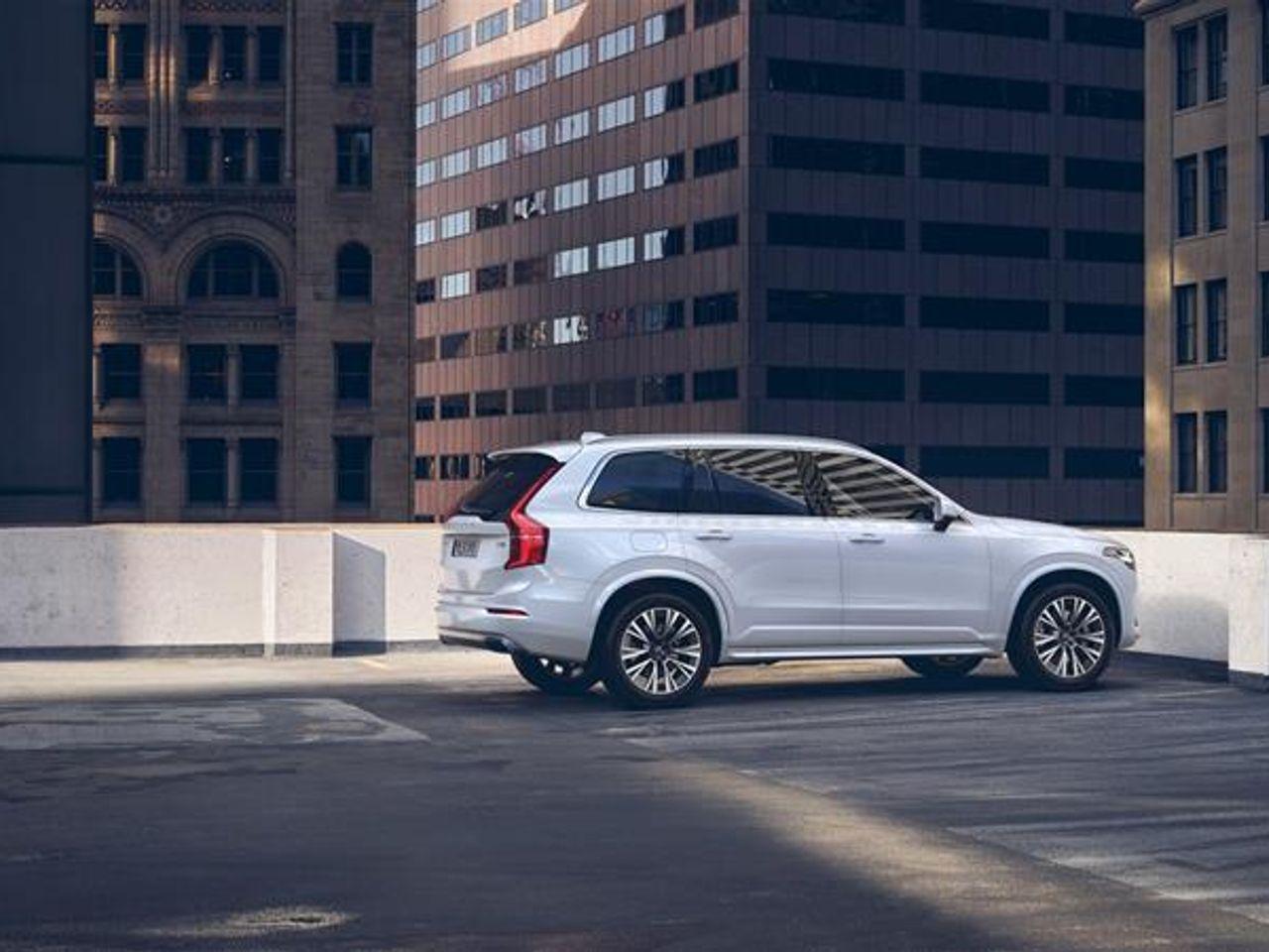2021 Volvo XC90 Momentum-1