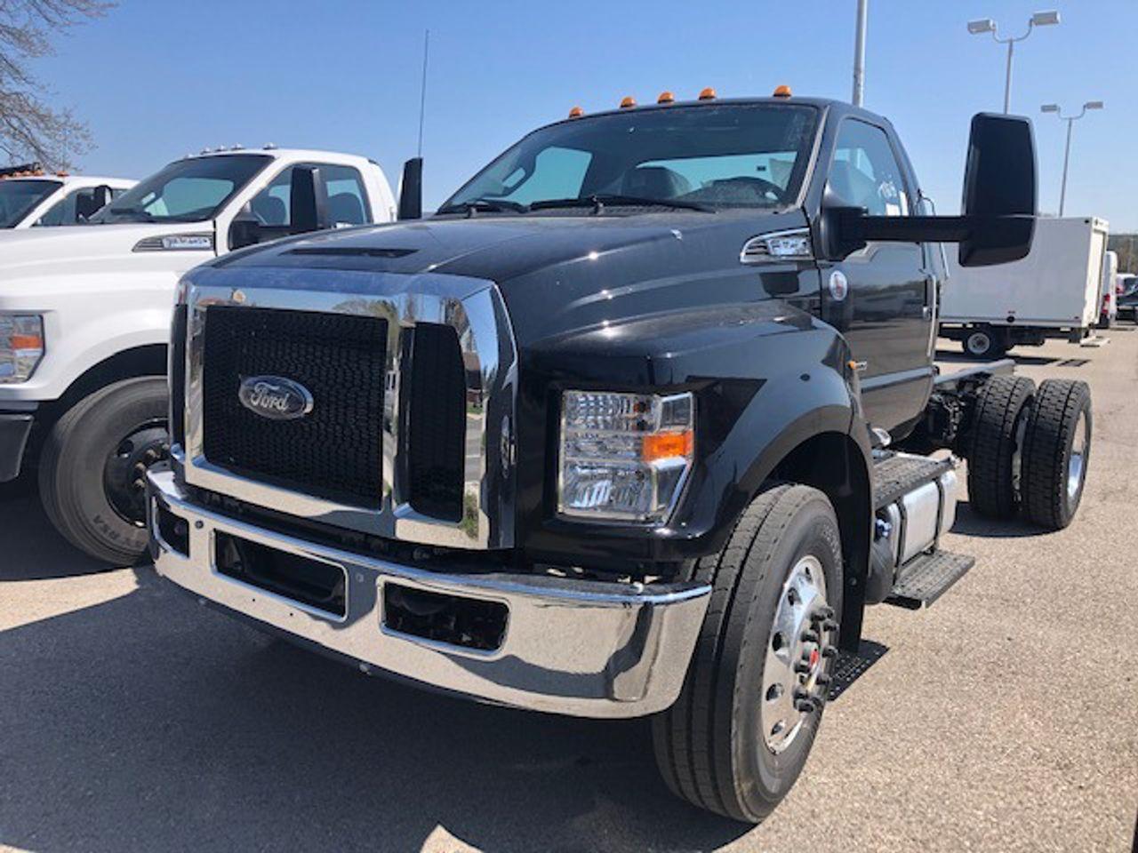 2022 Ford F-750 SEL-0