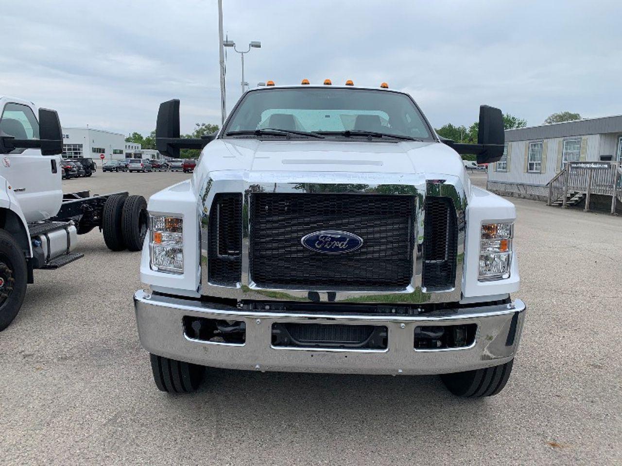 2022 Ford F-750 SEL-1
