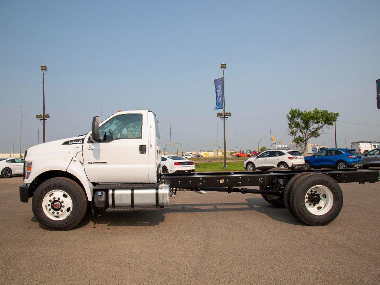 2022 Ford F-750 SEL-4