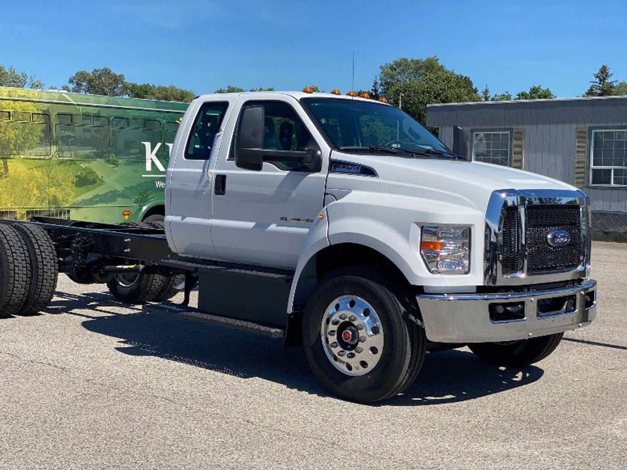 2022 Ford F-750 SuperCab-2