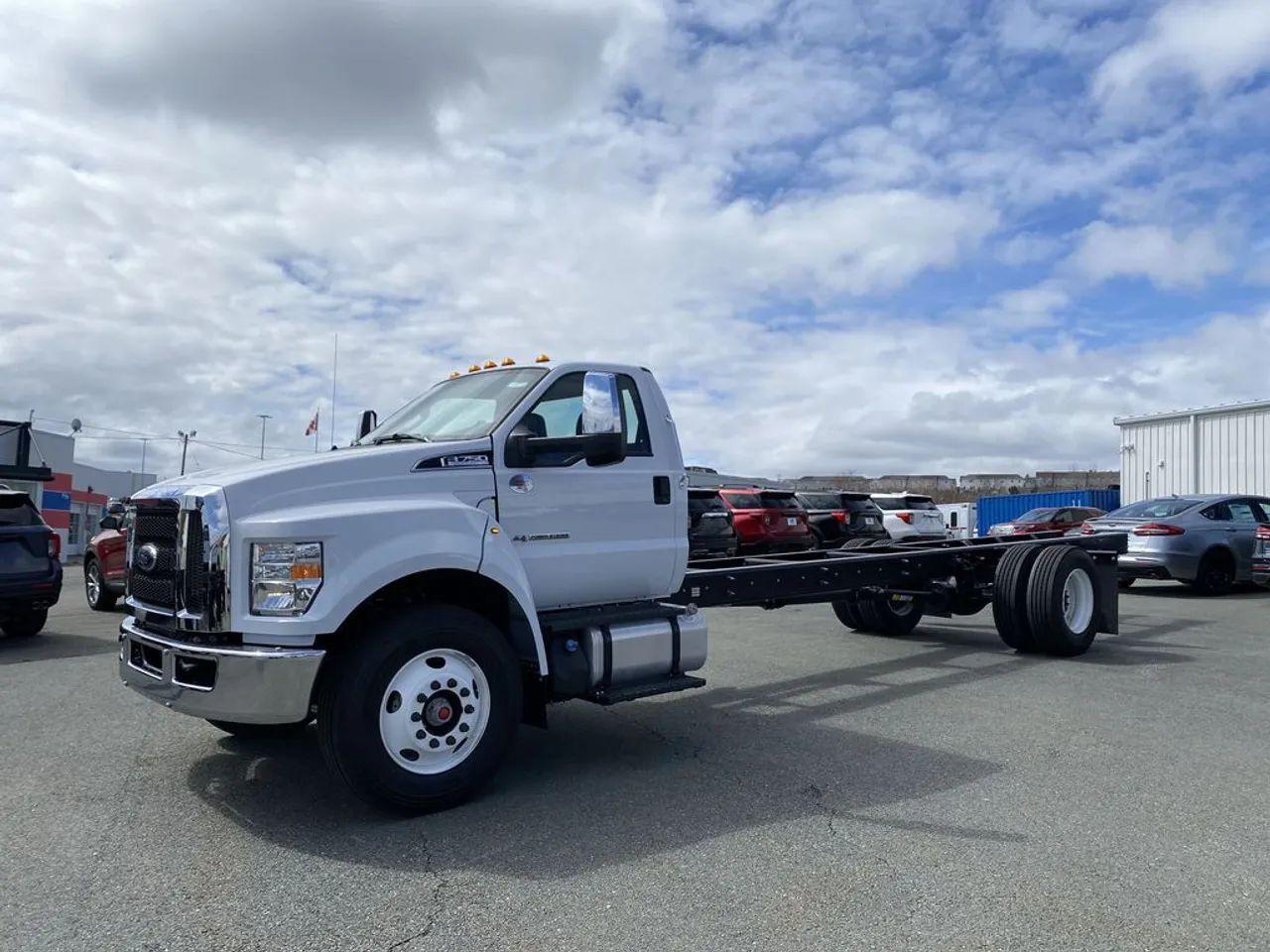 2022 Ford F-750 -0