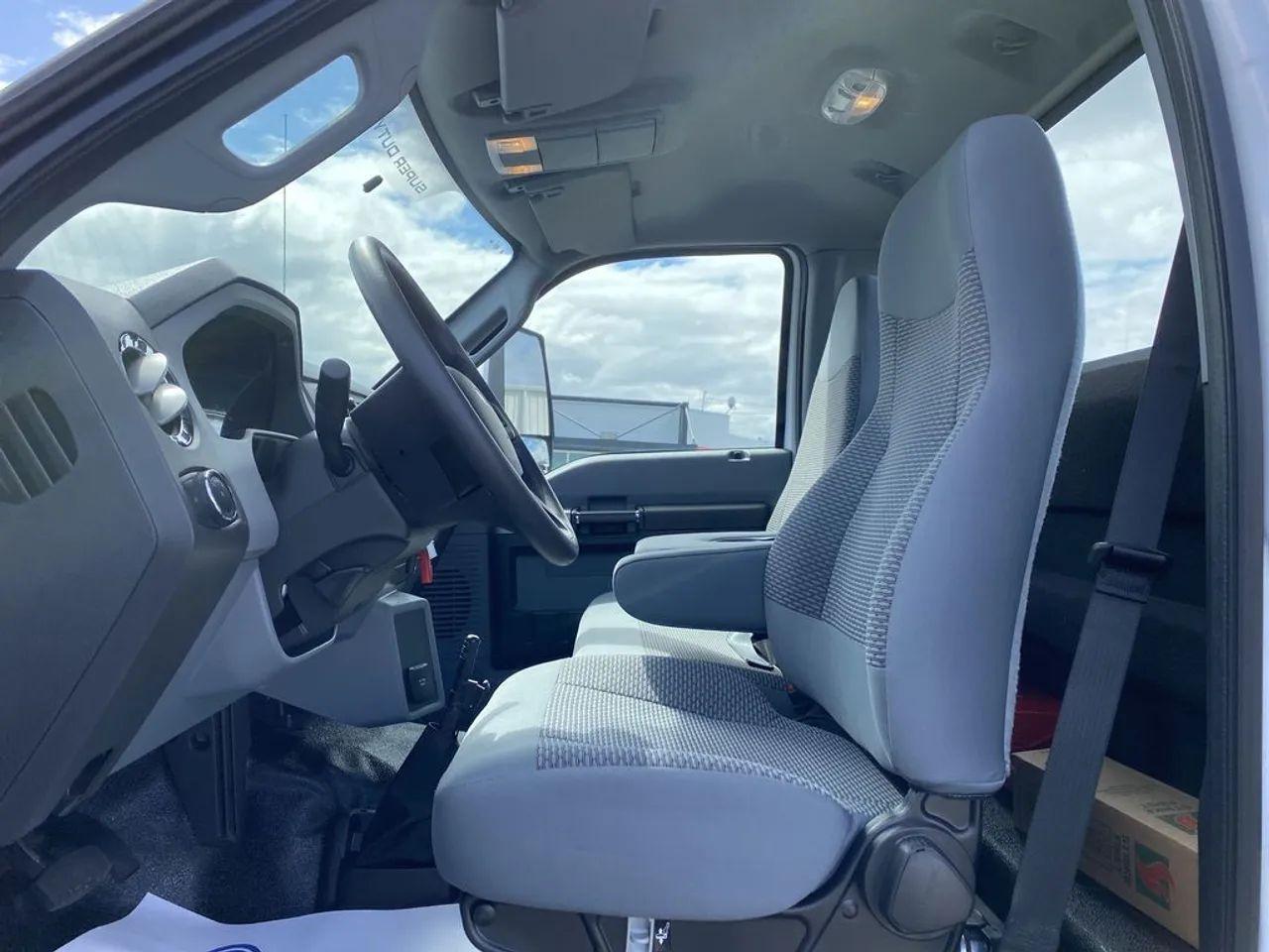 2022 Ford F-750 -4