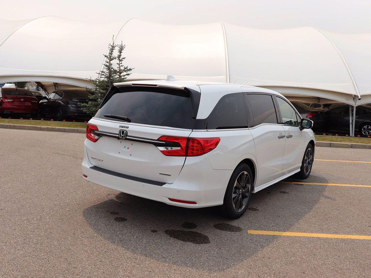 2022 Honda Odyssey Touring-2