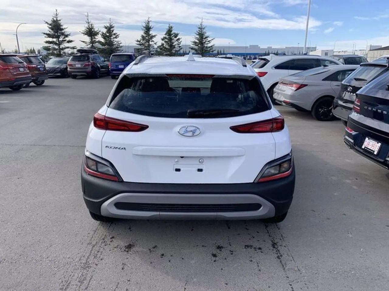 2022 Hyundai Kona Essential-2