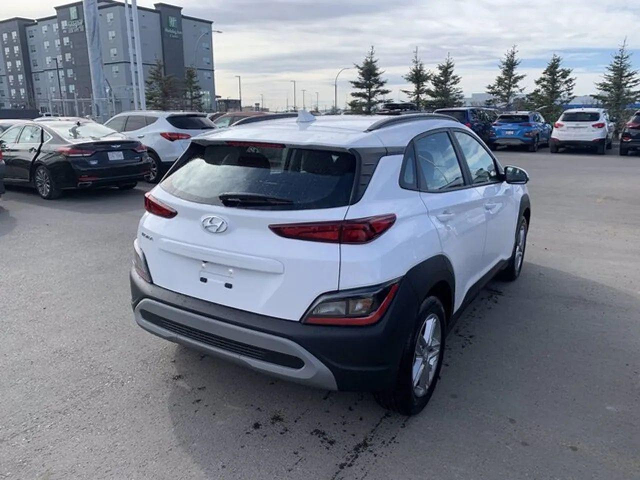 2022 Hyundai Kona Essential-3