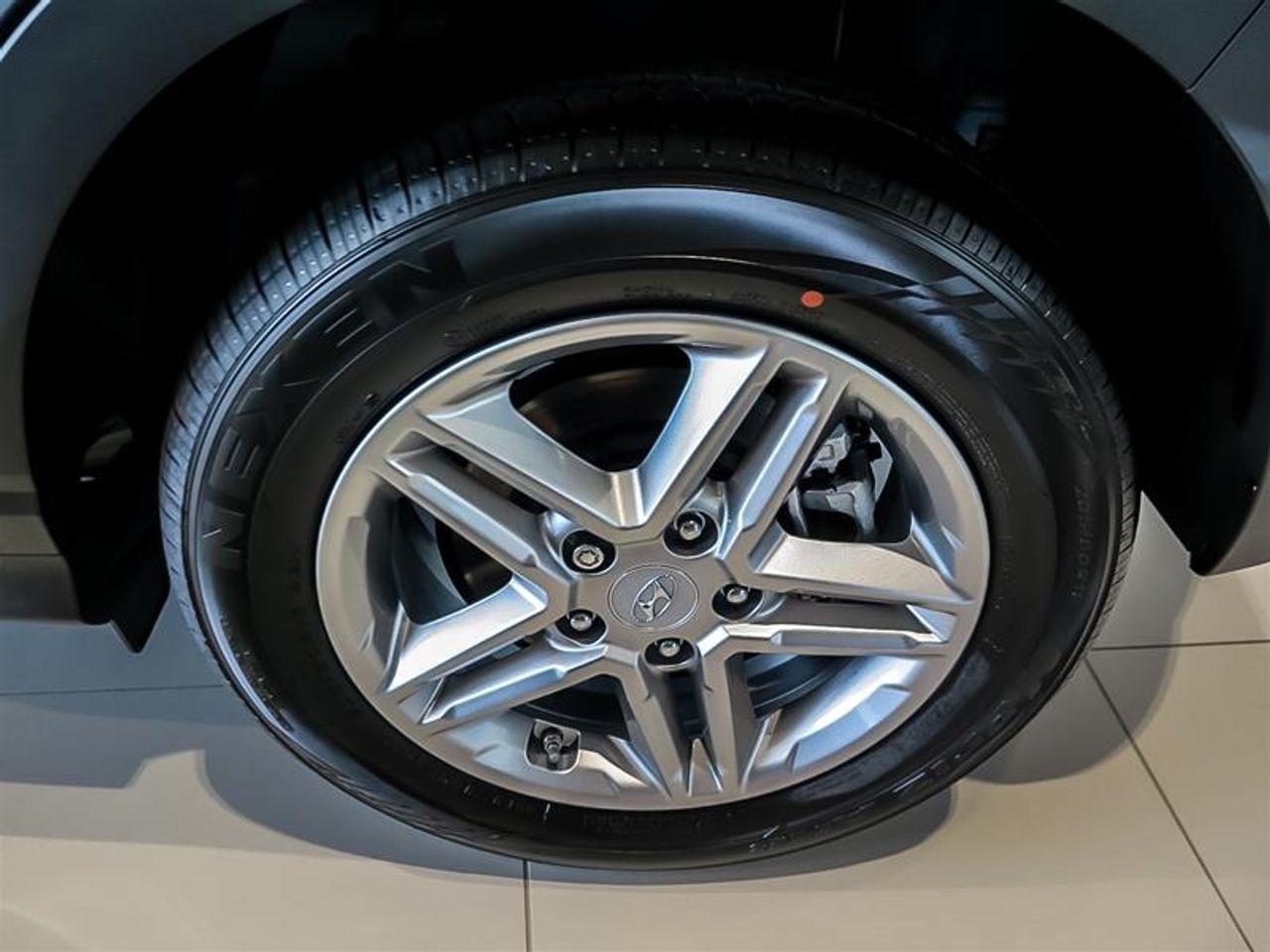2022 Hyundai Kona Essential-4