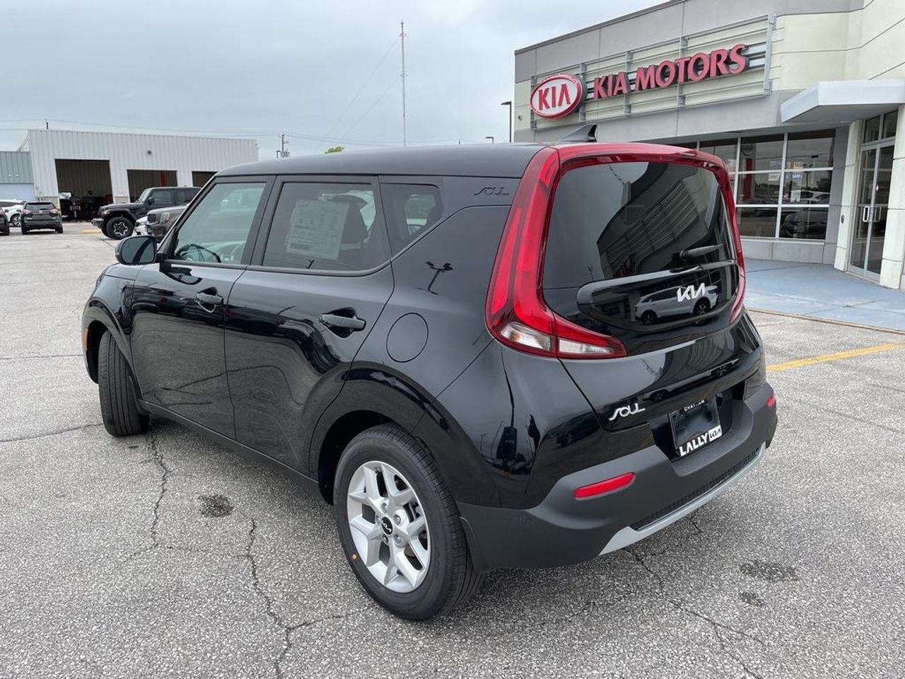 2022 Kia Soul eX-1