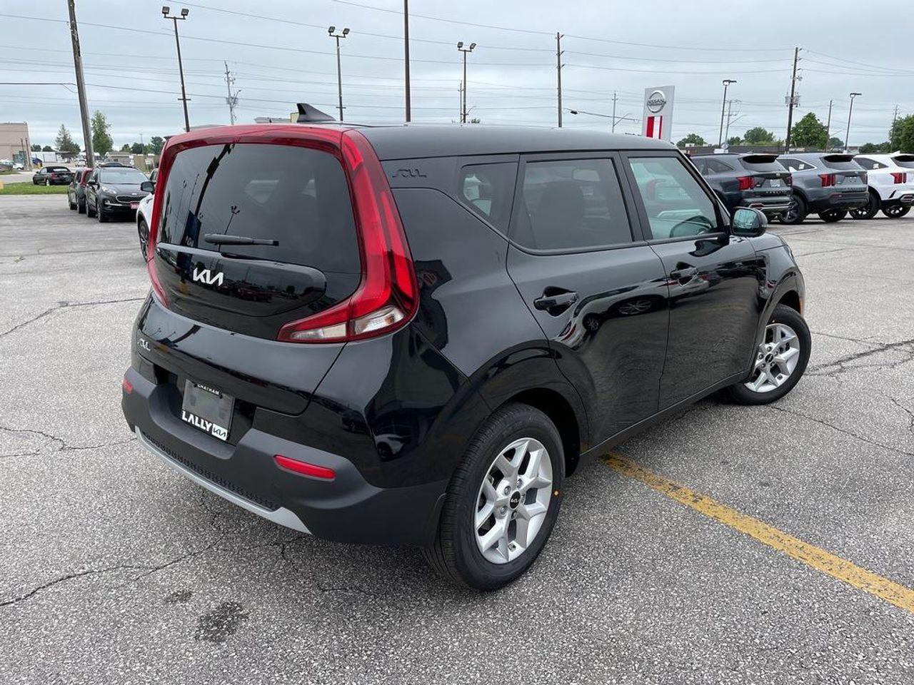 2022 Kia Soul eX-3