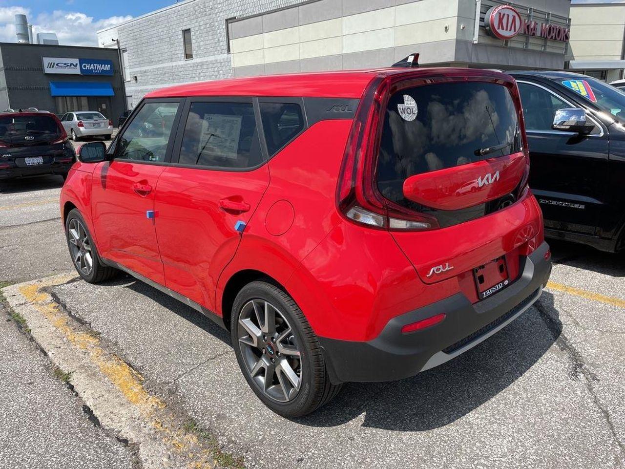 2022 Kia Soul eX-1