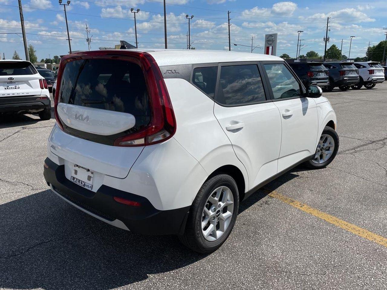 2022 Kia Soul eX-3