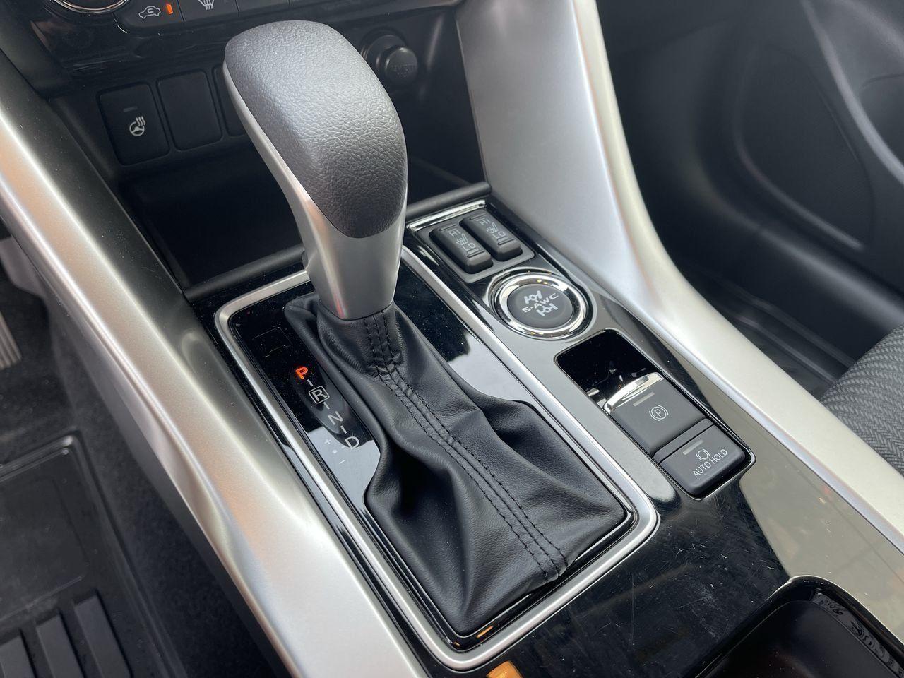 2022 Mitsubishi Eclipse Cross LE-4