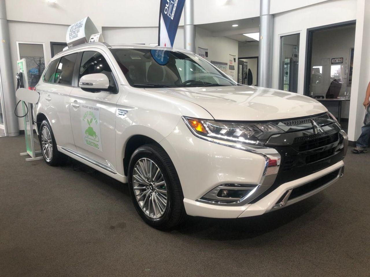 2022 Mitsubishi Outlander PHEV GT-0