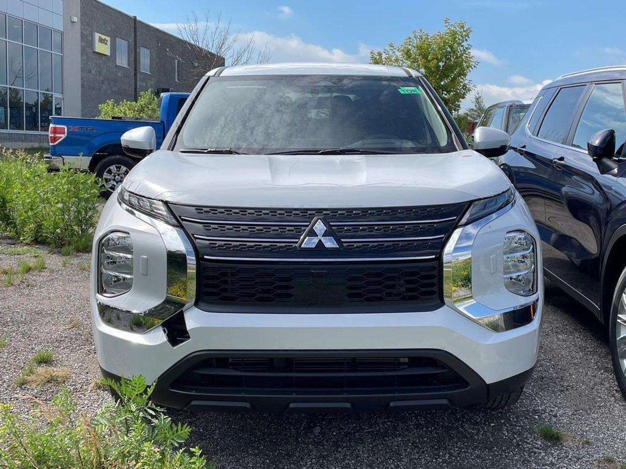 2022 Mitsubishi Outlander ES-2