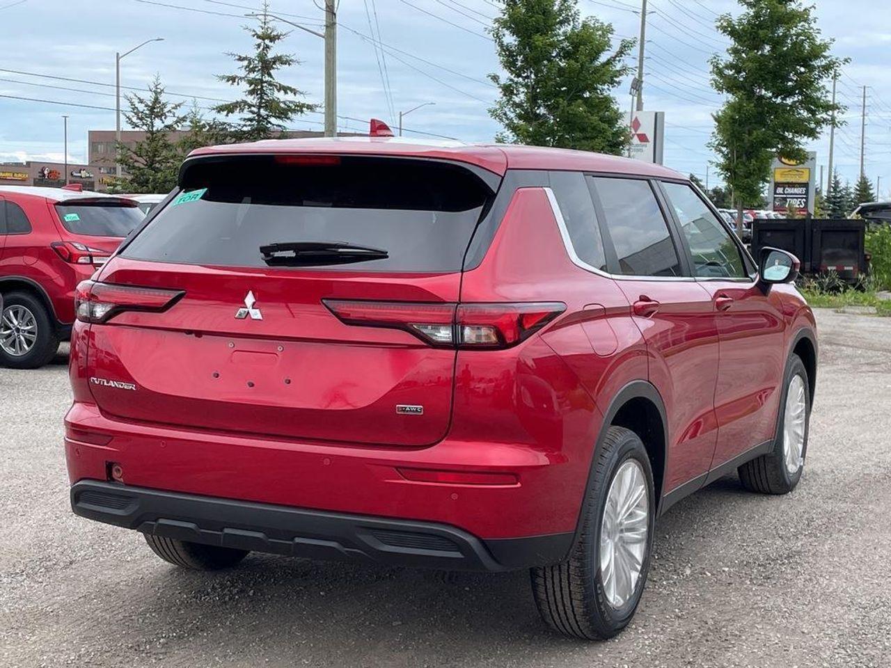 2022 Mitsubishi Outlander ES-3