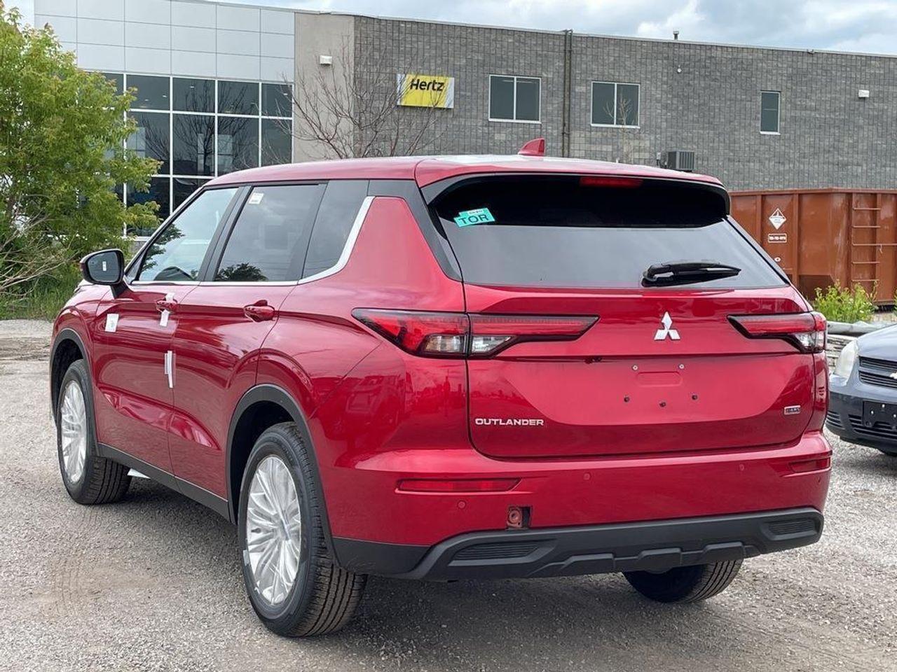 2022 Mitsubishi Outlander ES-4