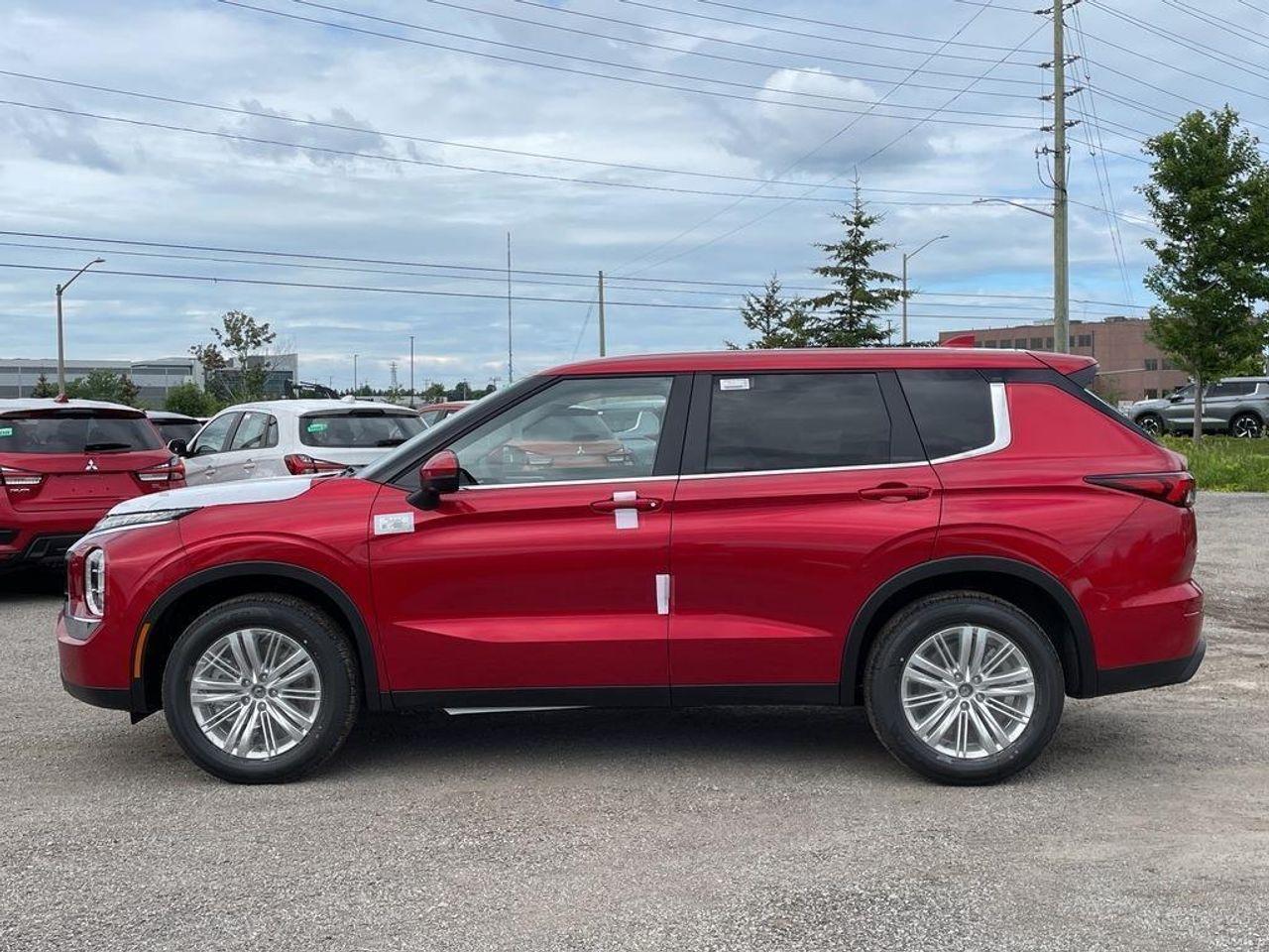 2022 Mitsubishi Outlander ES-2