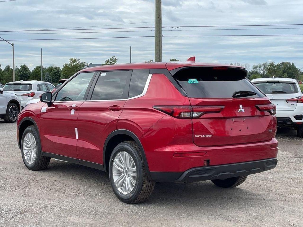 2022 Mitsubishi Outlander ES-4