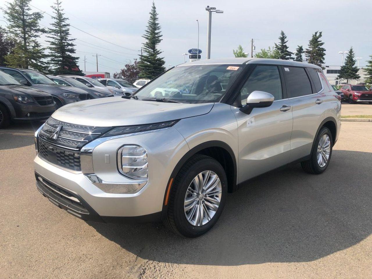 2022 Mitsubishi Outlander ES-2