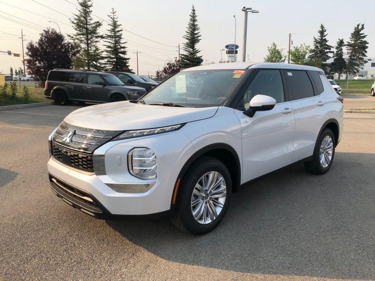 2022 Mitsubishi Outlander ES-2