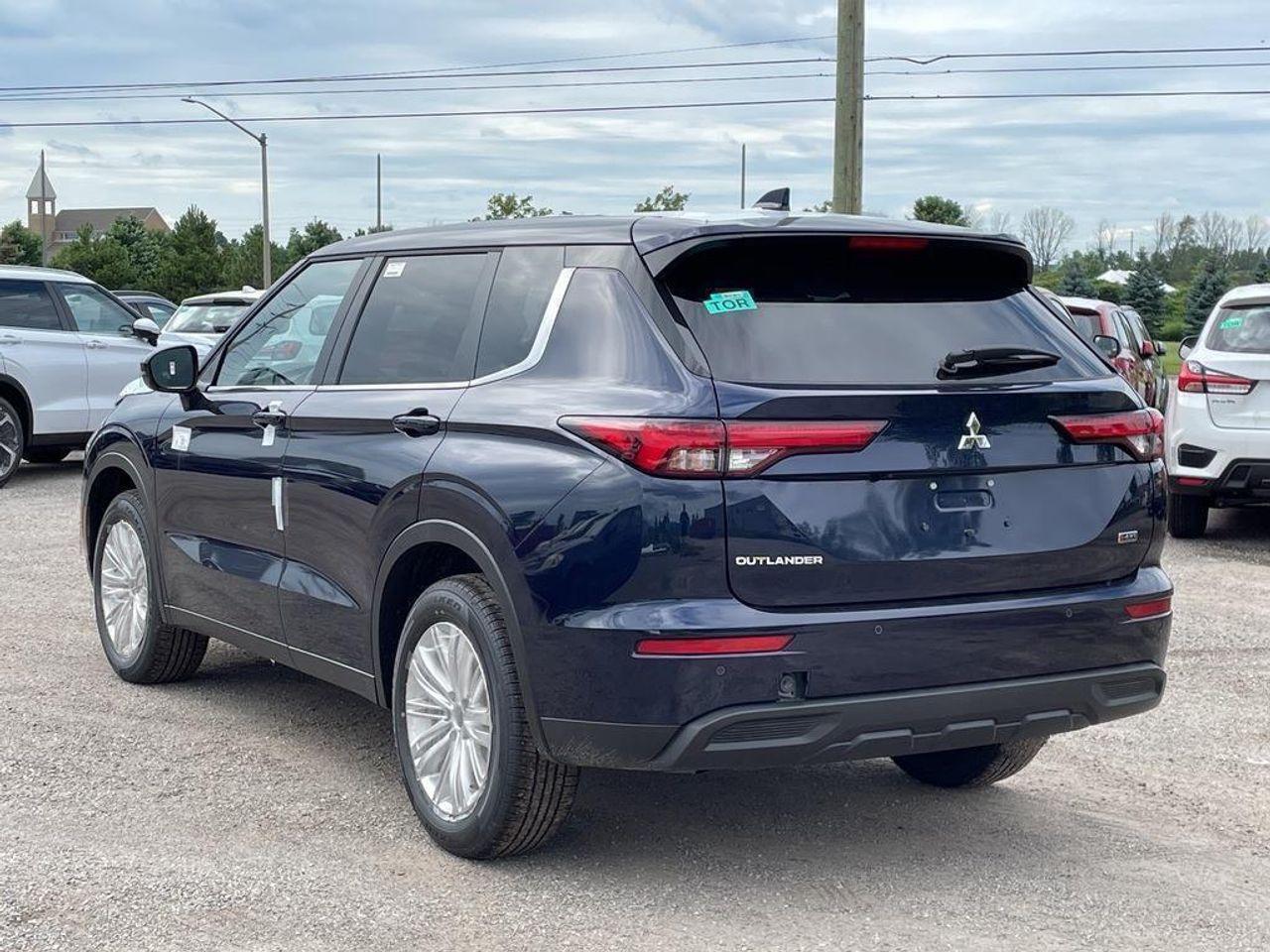2022 Mitsubishi Outlander ES-4