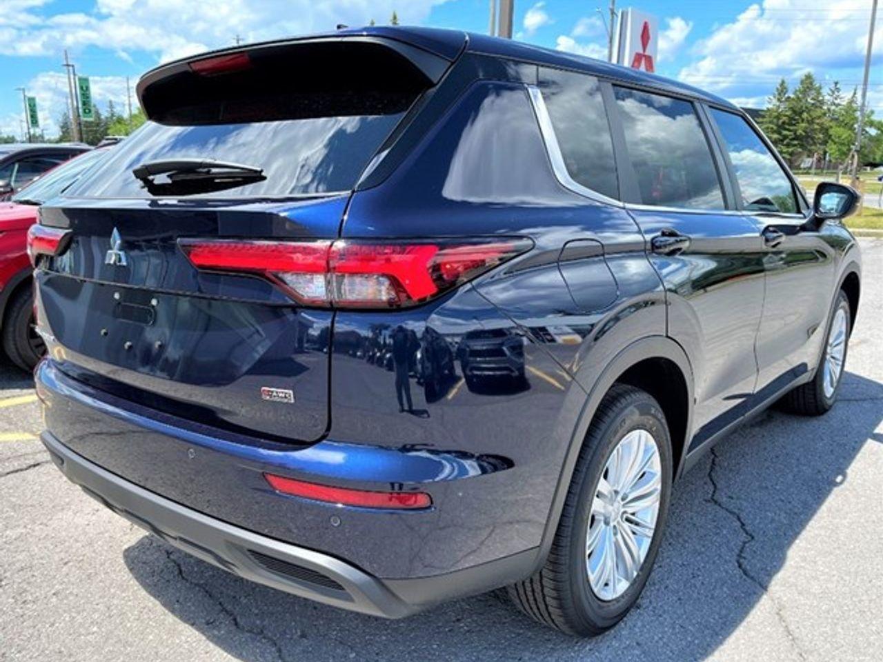 2022 Mitsubishi Outlander ES-3